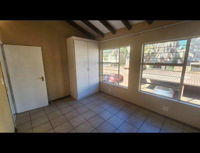 2 BEDROOM TOWNHOUSE FOR SALE IN NEW REDRUTH